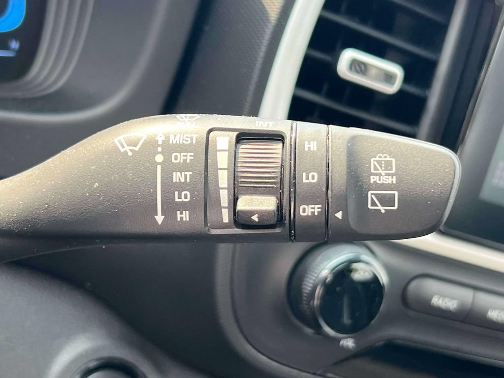 Certified 2026 Hyundai Venue SEL FWD image 22