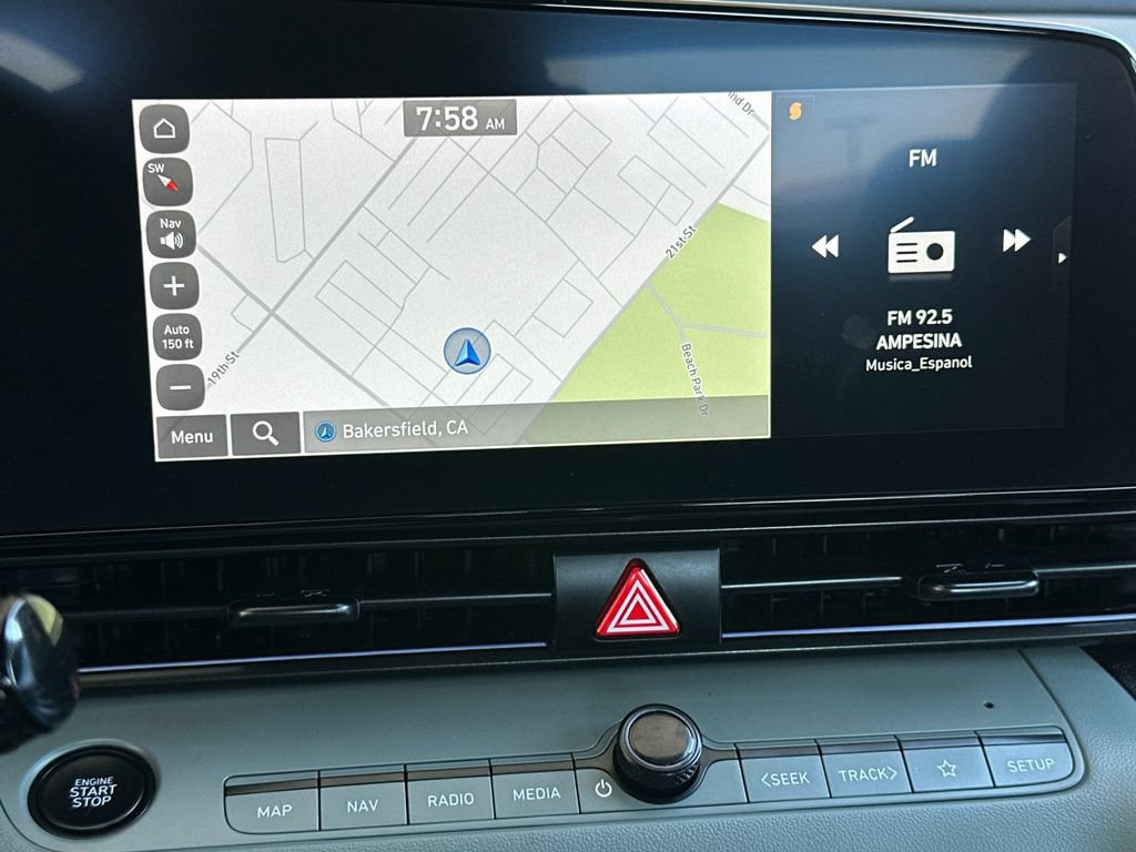 Used 2025 Hyundai Elantra Limited FWD image 17