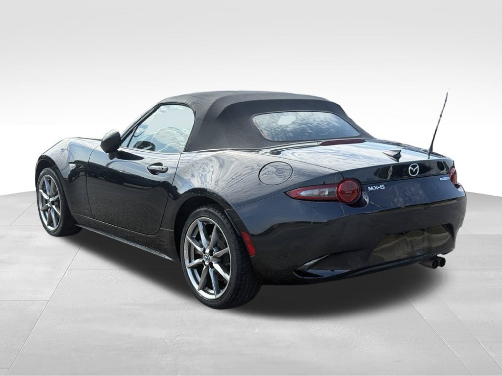 Used 2023 MAZDA MX-5 Miata Grand Touring w/ Weather Package RWD image 3
