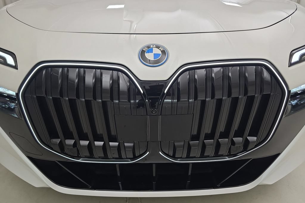New 2026 BMW 750e xDrive AWD/4WD image 29