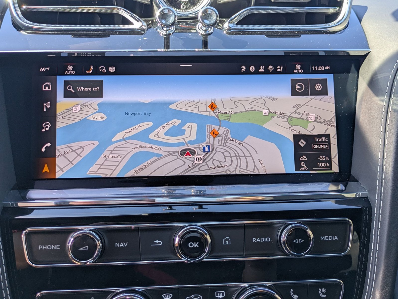 Certified 2025 Bentley Bentayga AWD/4WD image 18