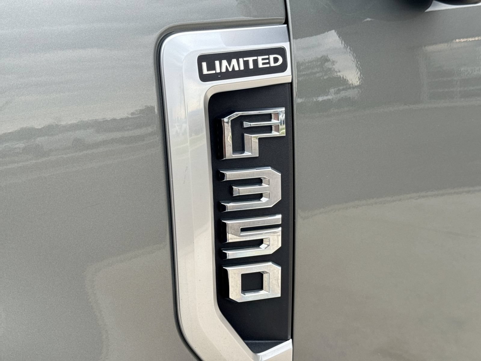Used 2019 Ford F350 Limited AWD/4WD image 15
