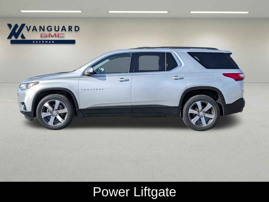 Used 2021 Chevrolet Traverse LT w/ LT Premium Package FWD image 4
