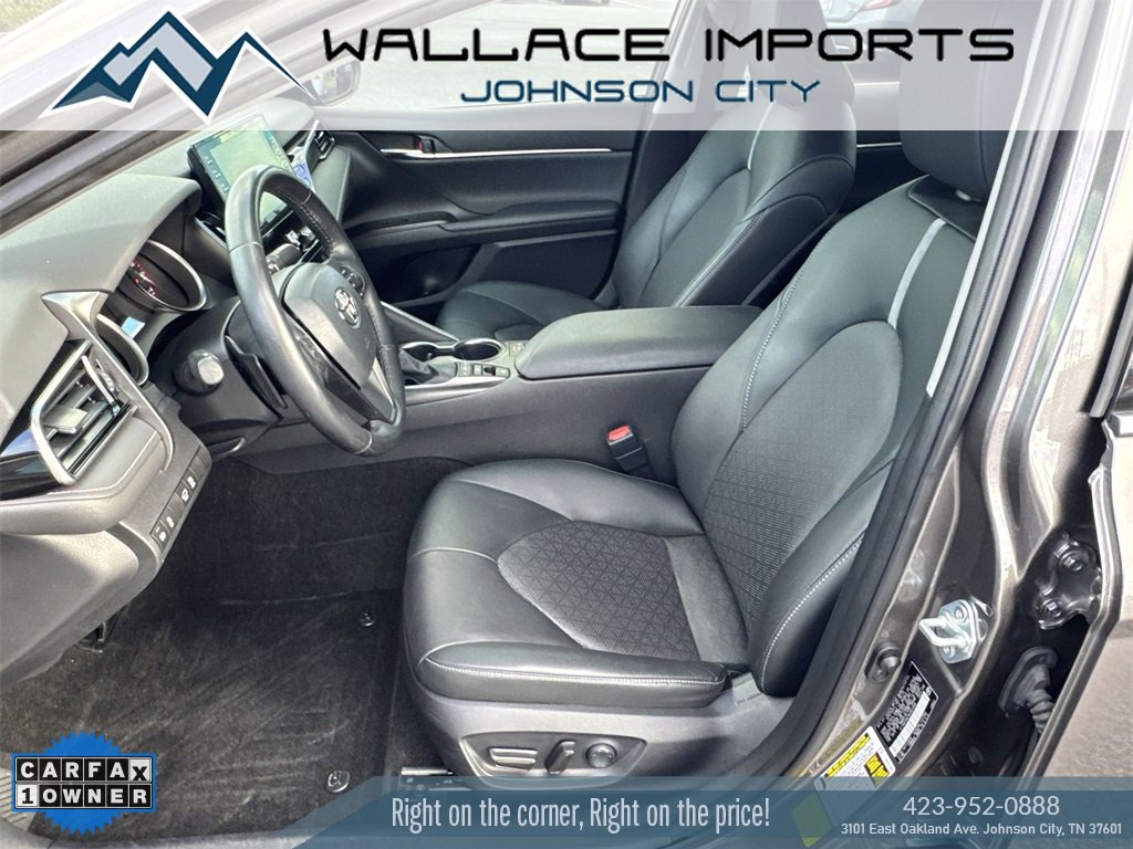 Used 2022 Toyota Camry XSE image 5