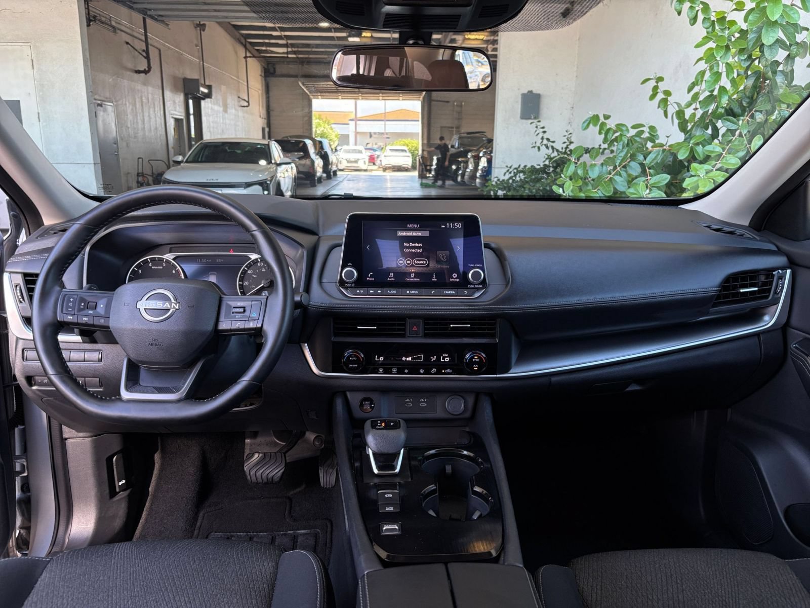 Used 2025 Nissan Rogue SV FWD image 34