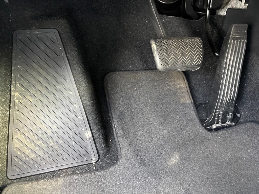 Used 2022 Lexus UX 200 w/ Accessory Package (Z1) FWD image 28