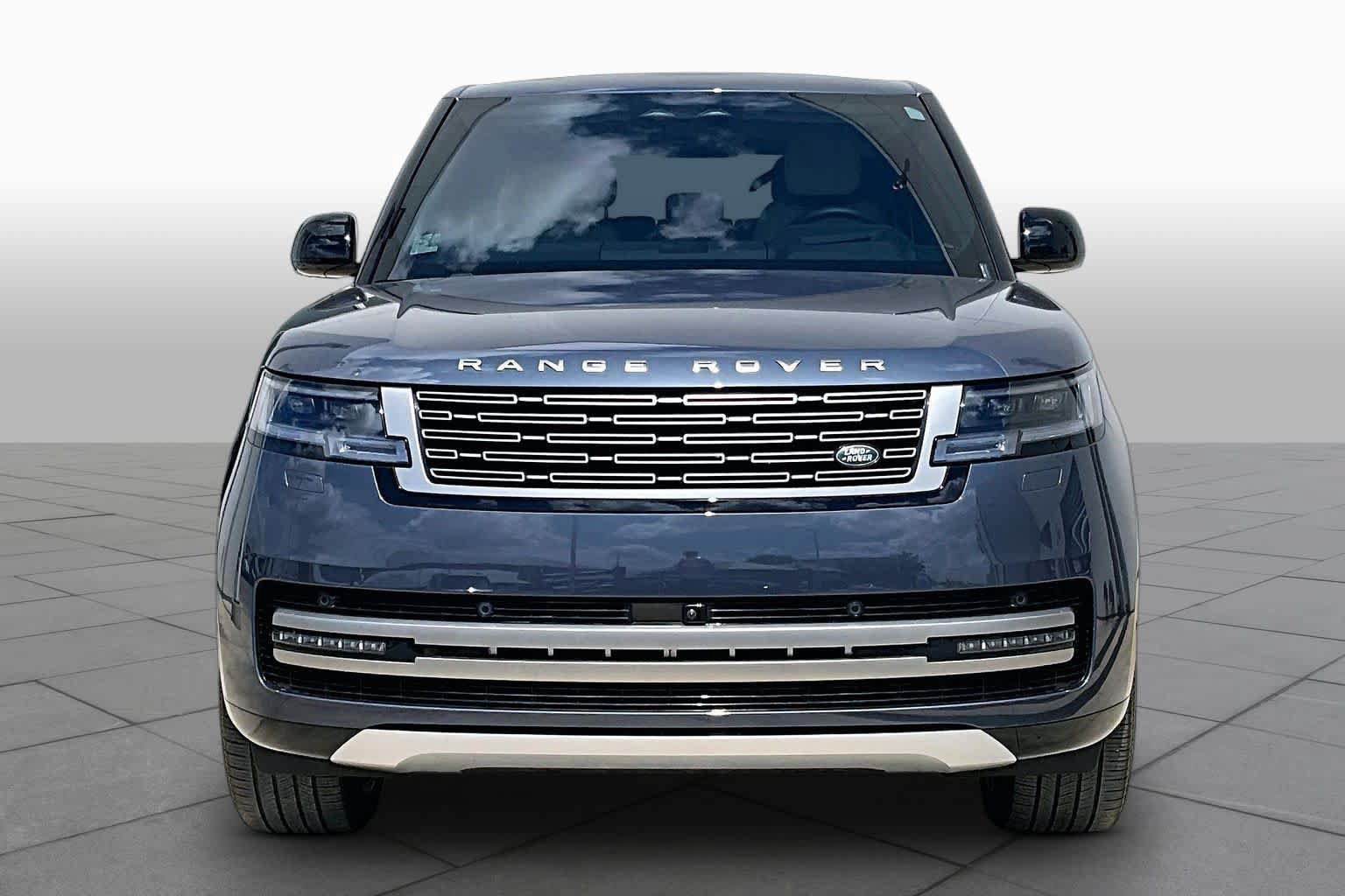 Used 2026 Land Rover Range Rover SE AWD/4WD image 4