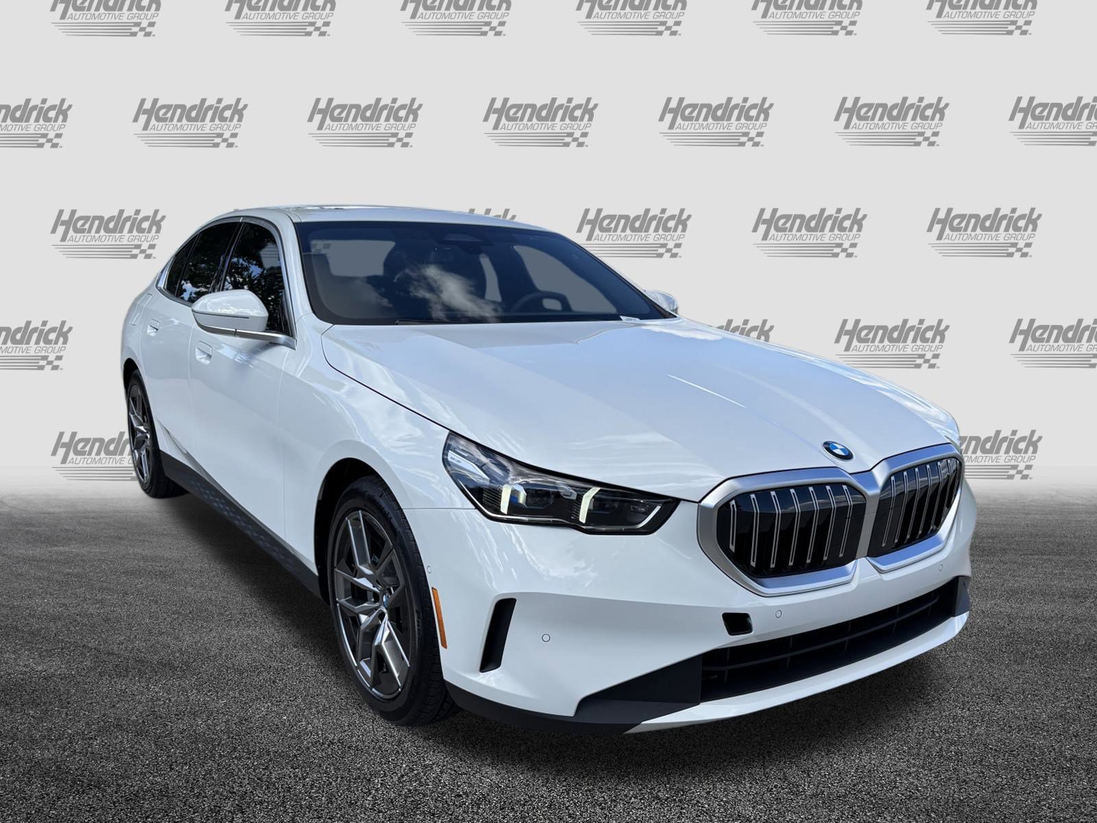 Used 2026 BMW 530i xDrive image 2