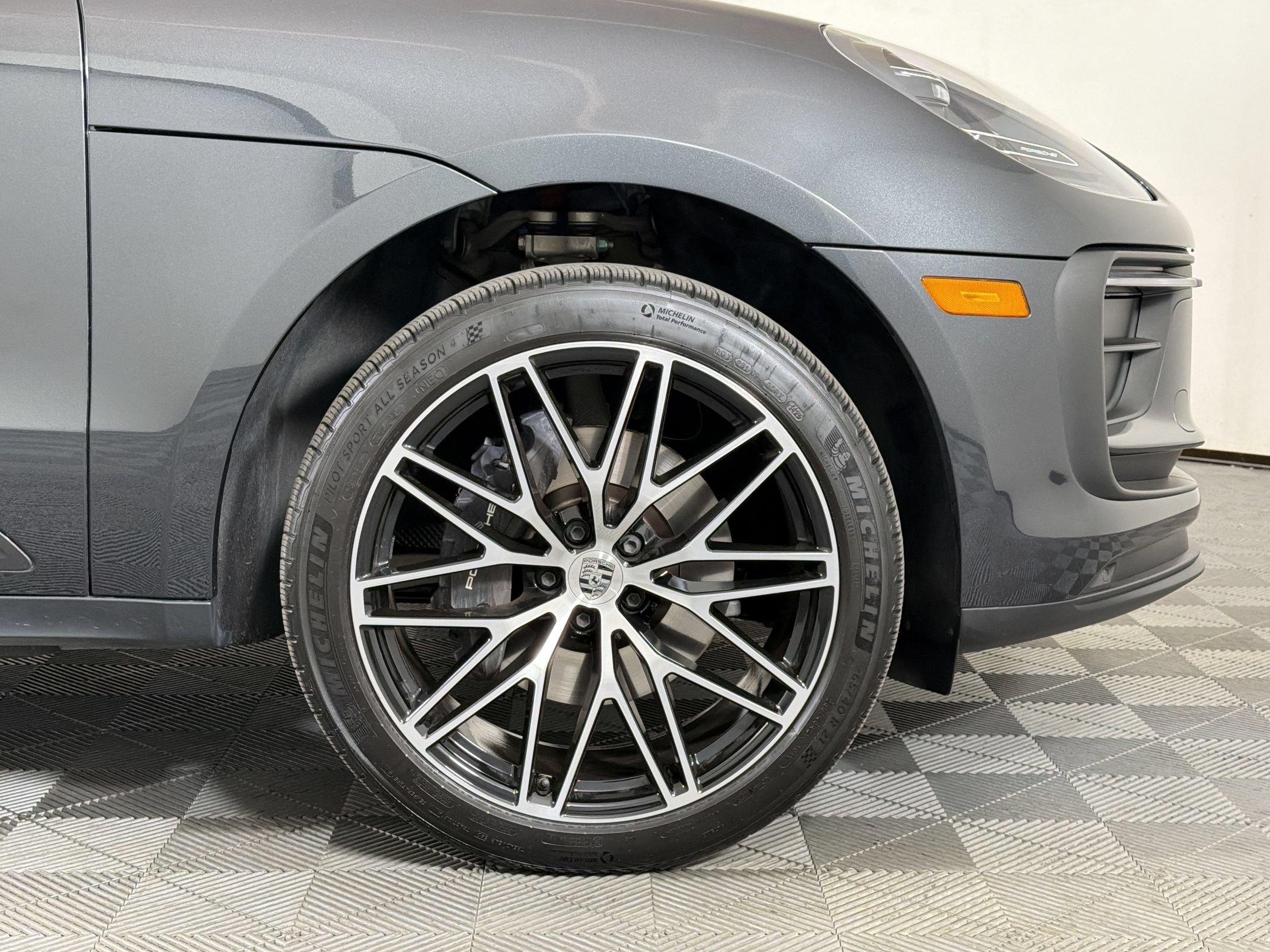 Certified 2026 Porsche Macan AWD/4WD image 14
