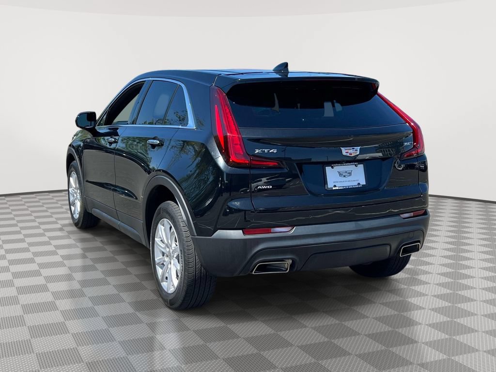 Used 2022 Cadillac XT4 Luxury w/ Cold Weather Package AWD/4WD image 5