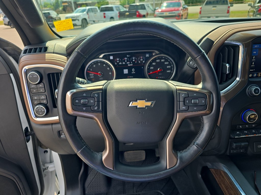 Used 2020 Chevrolet Silverado 1500 High Country w/ Technology Package AWD/4WD image 16