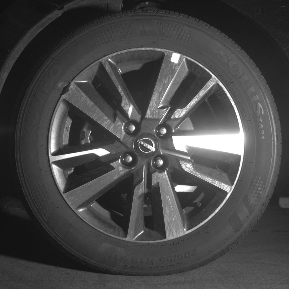 Used 2025 Nissan Versa SV image 12