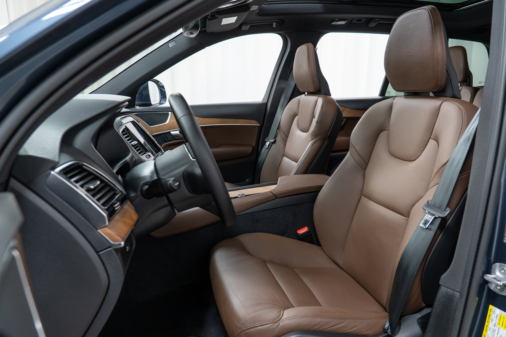 Certified 2024 Volvo XC90 B6 Plus w/ Protection Package Premier image 13