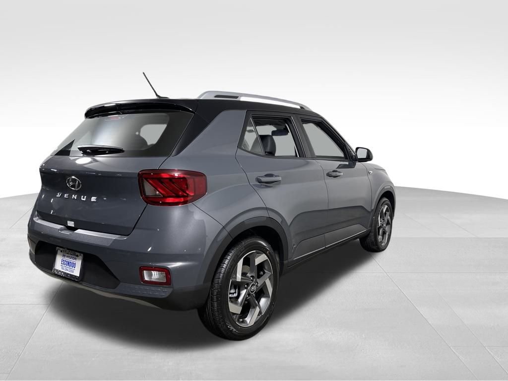 New 2026 Hyundai Venue SEL FWD image 5