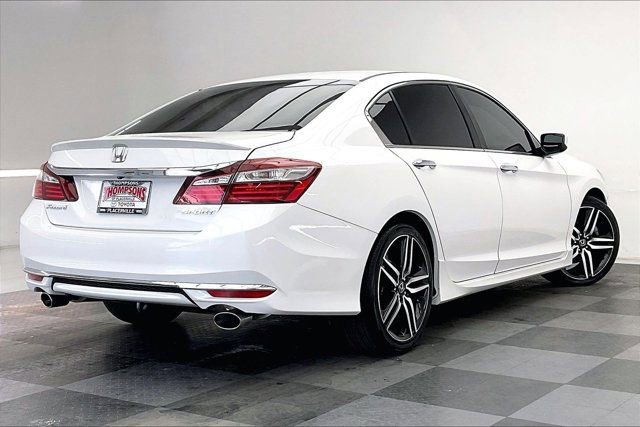 Used 2016 Honda Accord Sport image 13