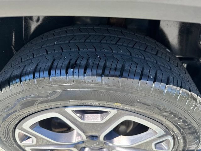Used 2017 Jeep Renegade Limited AWD/4WD image 11