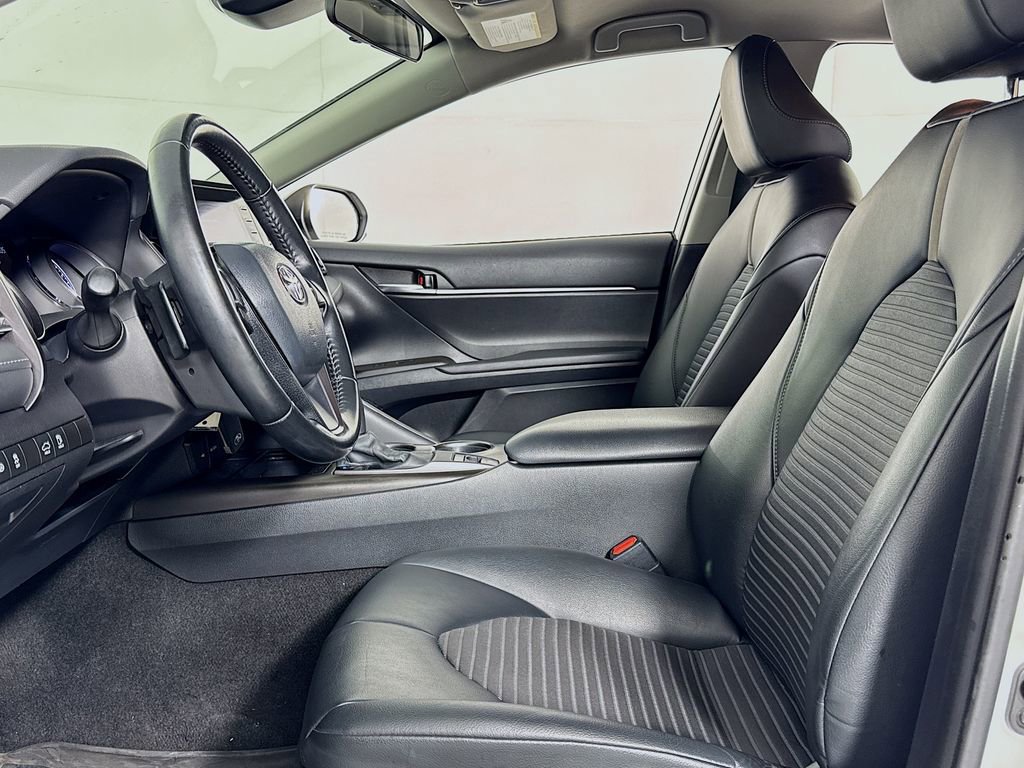 Used 2021 Toyota Camry SE image 11