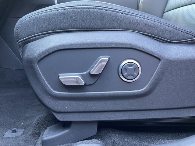 Used 2024 Hyundai Santa Fe Limited image 12