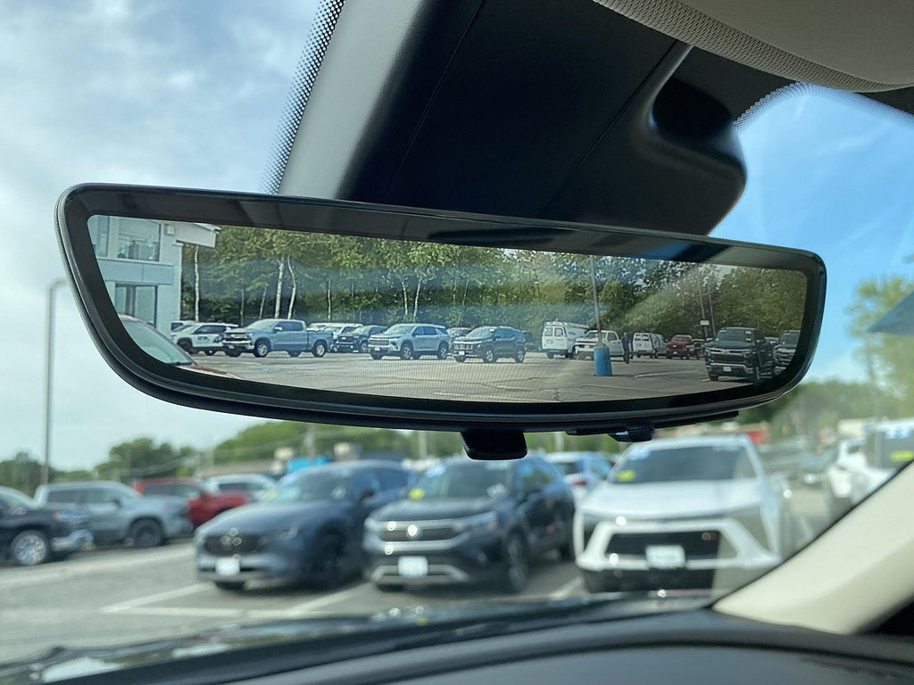 Used 2023 Buick Envision Avenir AWD/4WD image 23