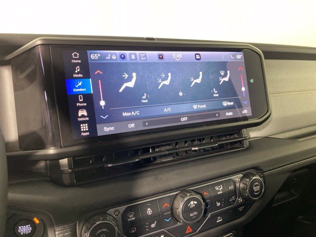 Used 2026 Jeep Wrangler Unlimited Sahara AWD/4WD image 8