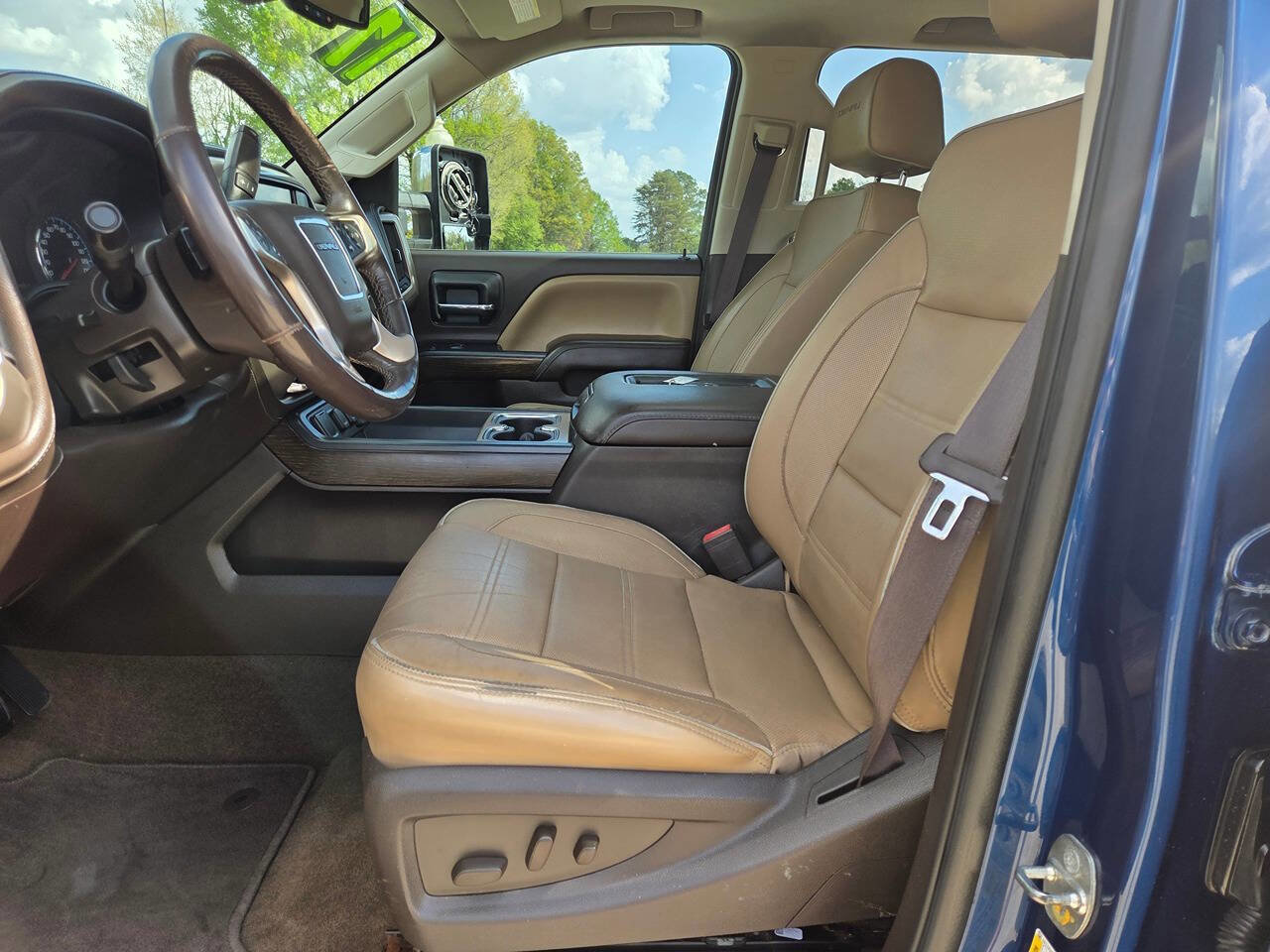 Used 2017 GMC Sierra 2500 Denali w/ Suspension Package, Off-Road image 10