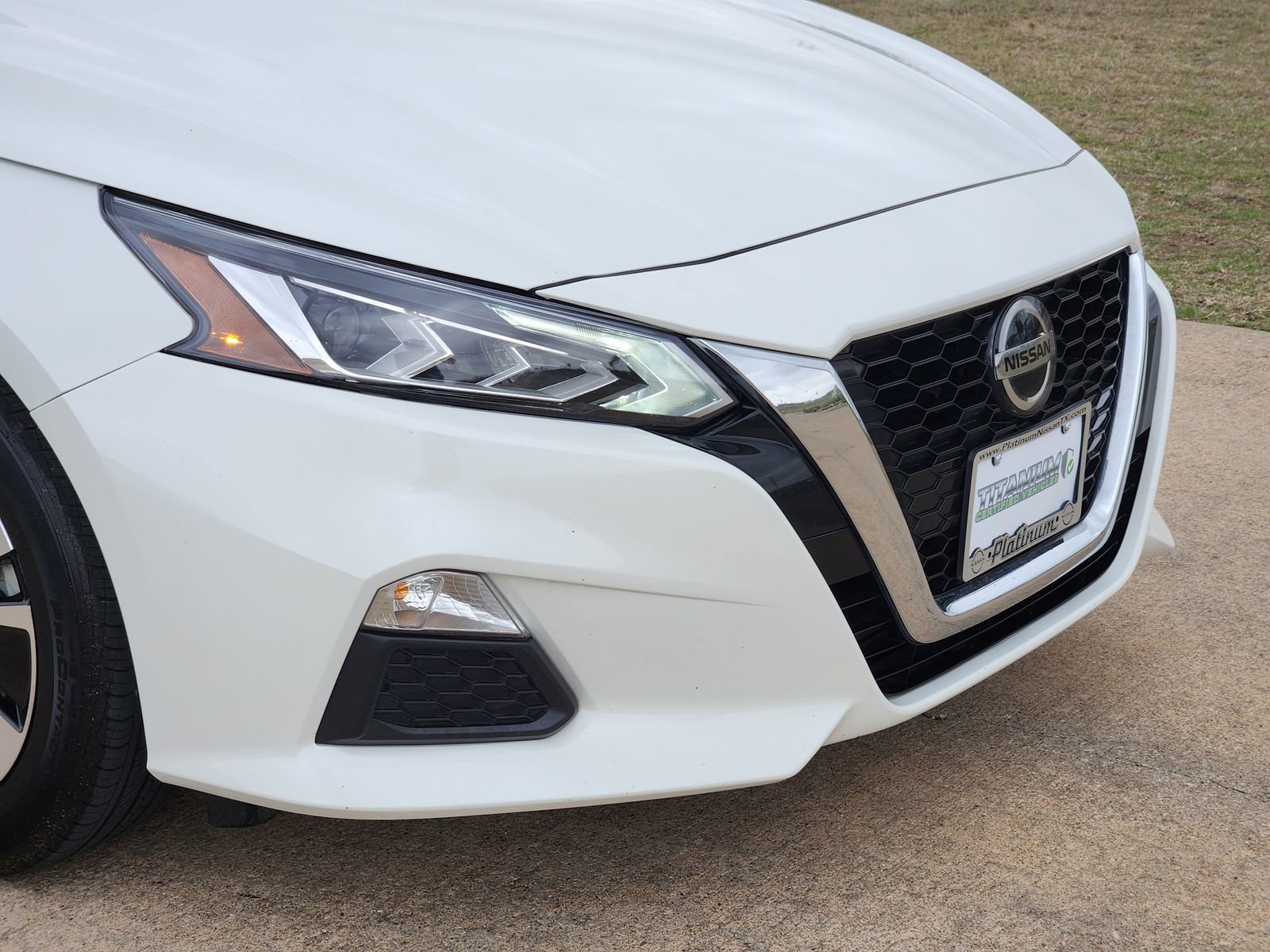 Used 2022 Nissan Altima 2.5 SV w/ SV Premium Package image 12