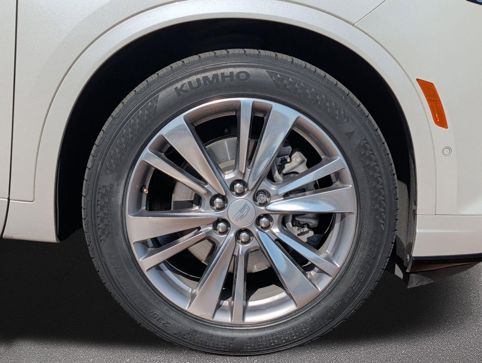 Used 2023 Cadillac XT6 Premium Luxury w/ Technology Package FWD image 7