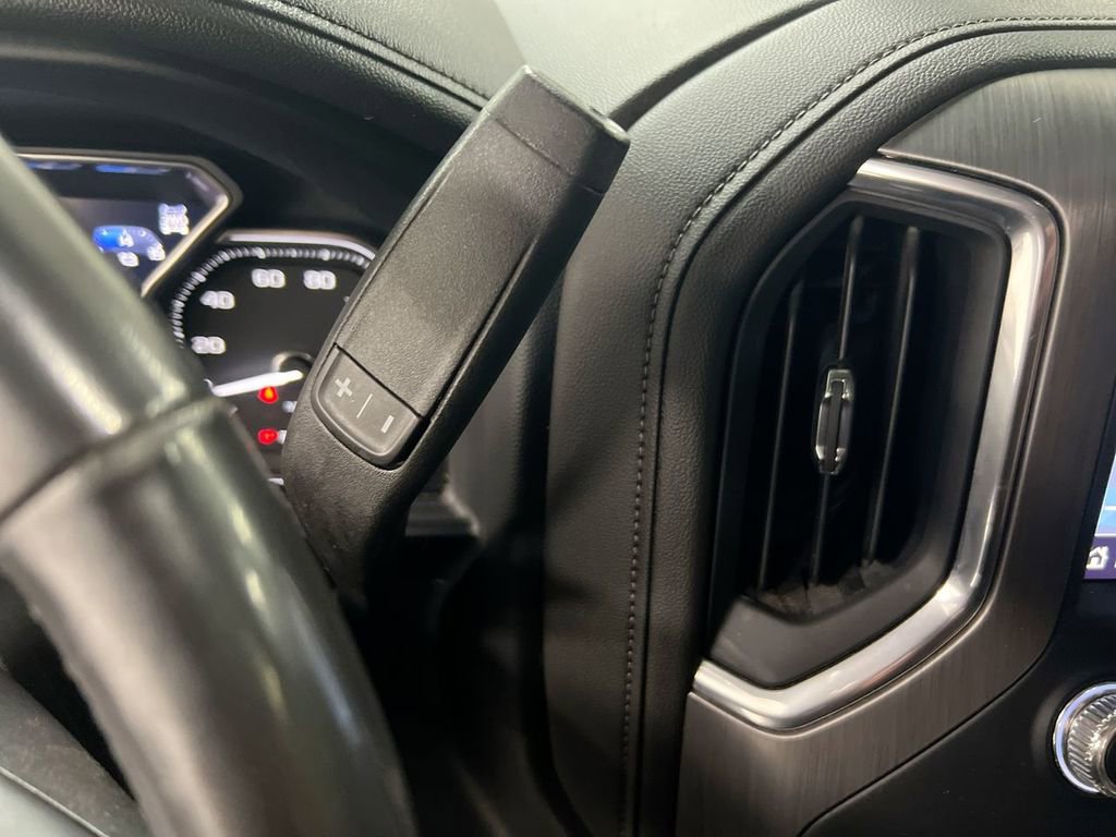 Used 2022 GMC Sierra 2500 Denali w/ Denali Black Diamond Edition image 18