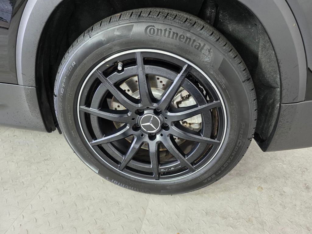 Certified 2025 Mercedes-Benz GLB 35 AMG 4MATIC image 17