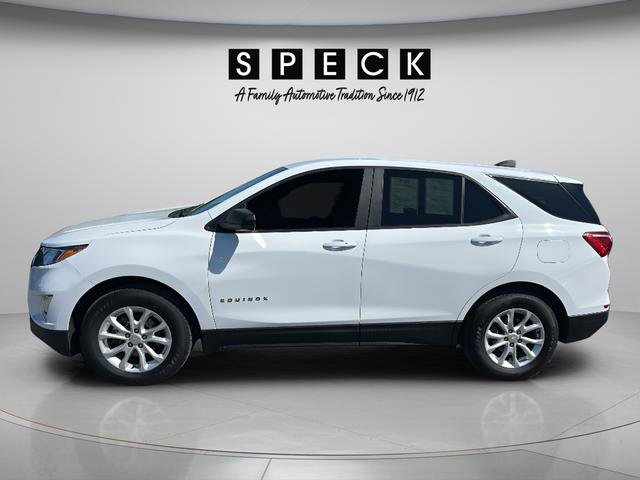 Used 2020 Chevrolet Equinox LS w/ LS Convenience Package AWD/4WD image 2