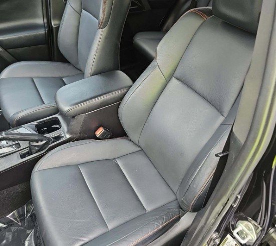 Used 2018 Toyota RAV4 SE image 6