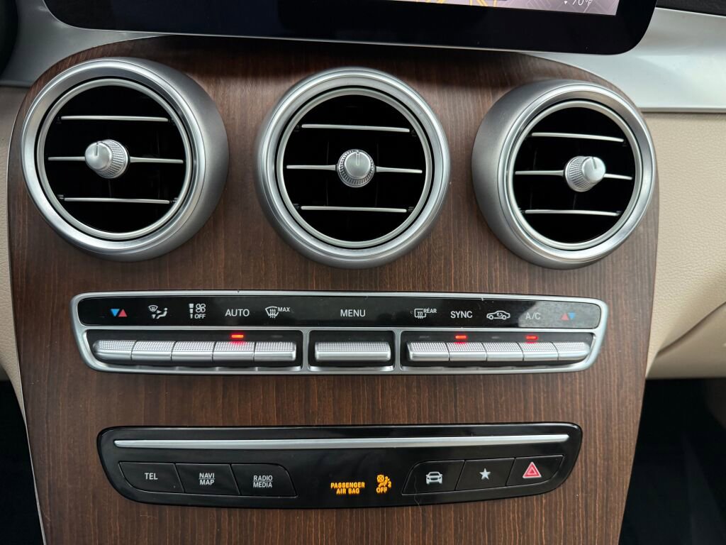 Used 2021 Mercedes-Benz GLC 300 4MATIC image 20