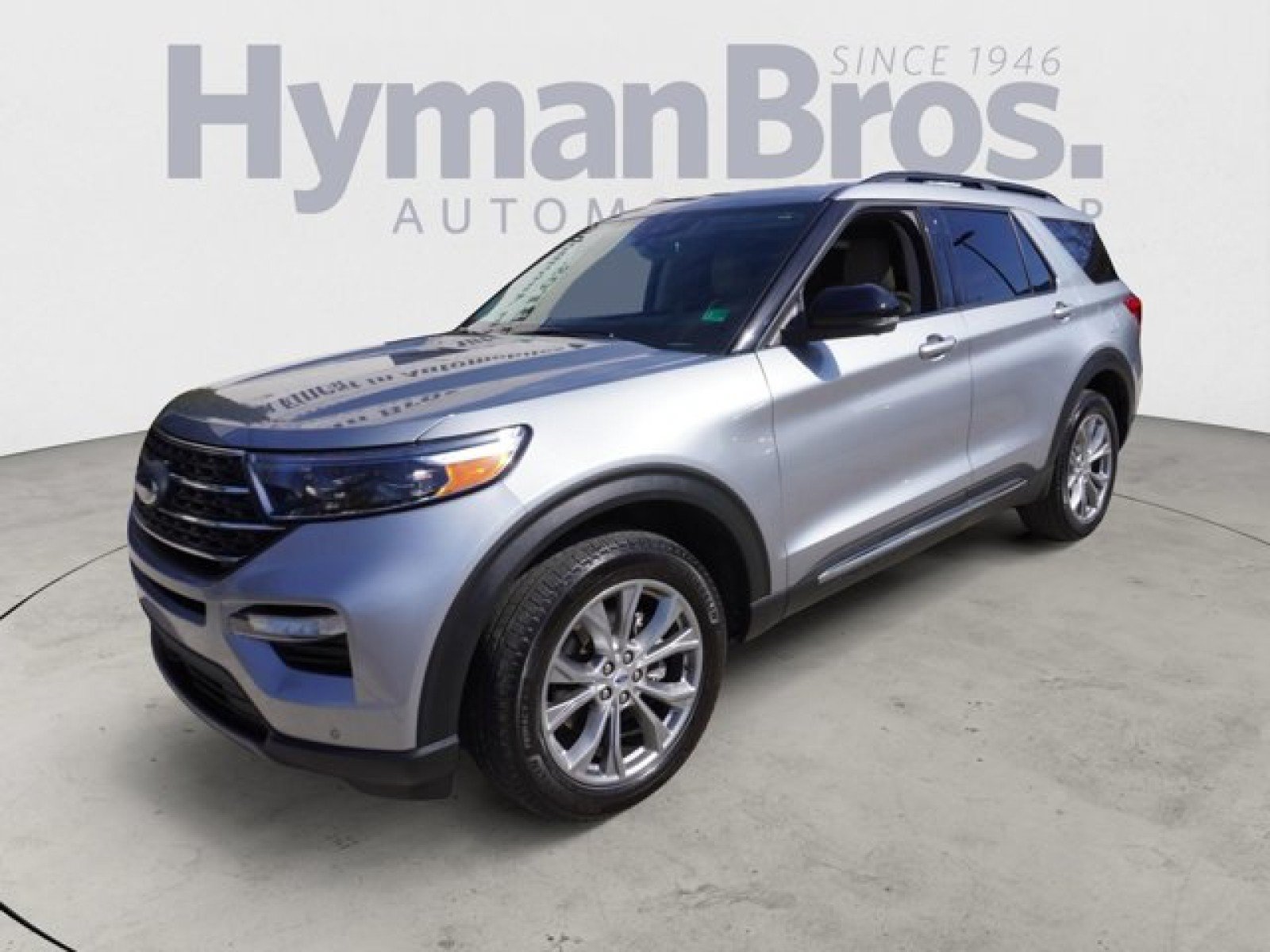Used 2022 Ford Explorer XLT w/ Equipment Group 202A AWD/4WD image 6