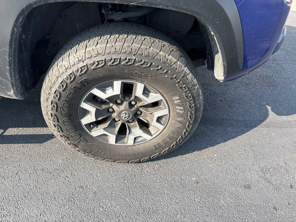 Used 2023 Toyota Tacoma TRD Off-Road AWD/4WD image 3