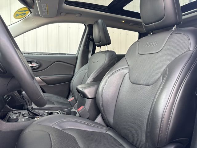 Used 2021 Jeep Cherokee Limited image 12