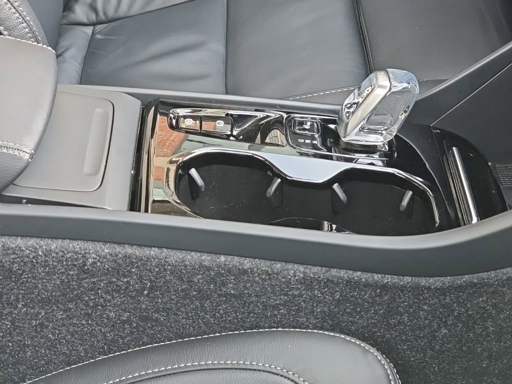 Certified 2023 Volvo XC40 B5 Plus w/ Driver Assist Package image 13