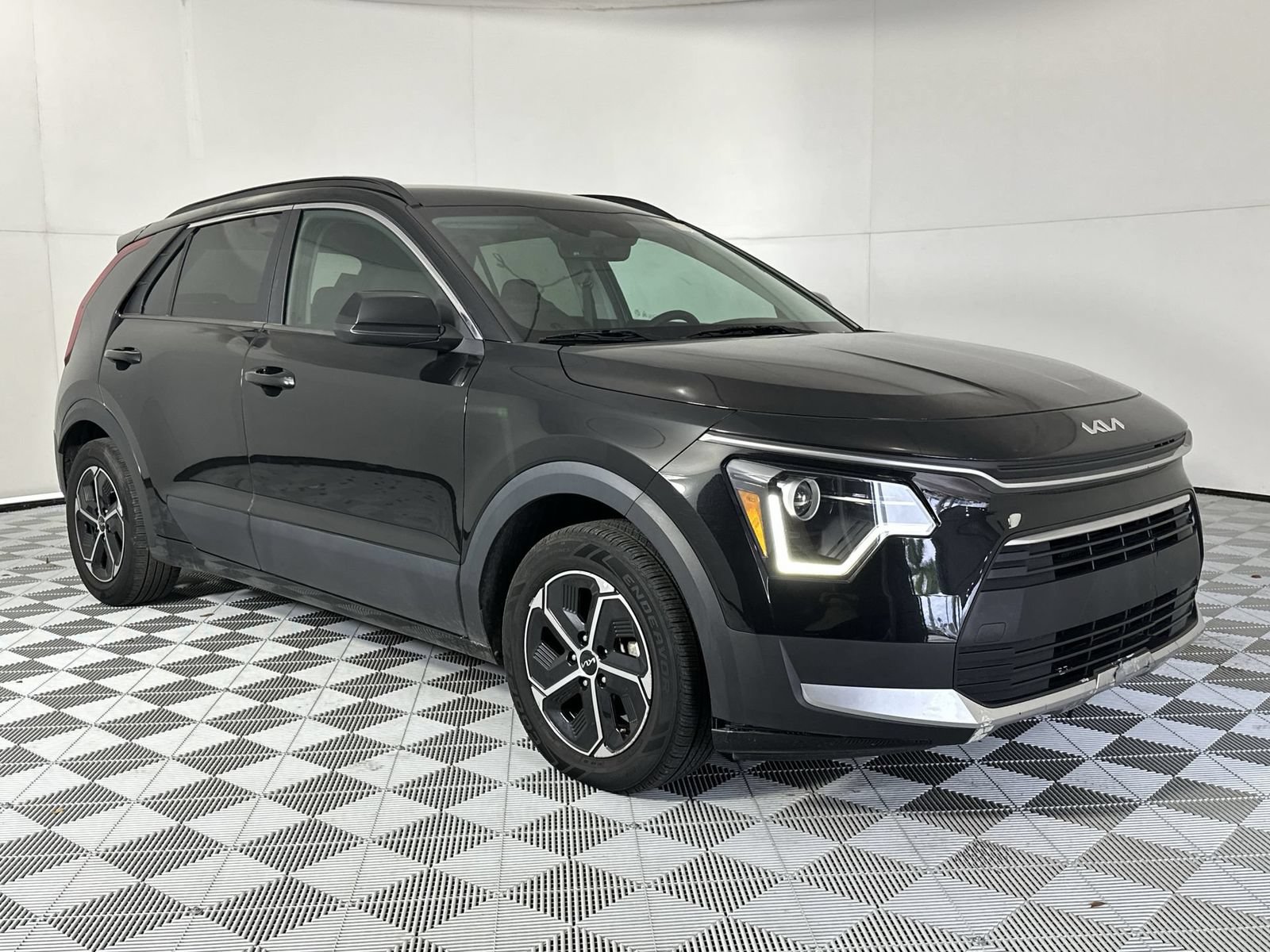 Used 2024 Kia Niro LX FWD video 2