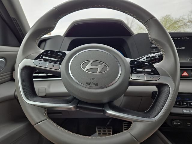 Certified 2025 Hyundai Elantra Sport image 17