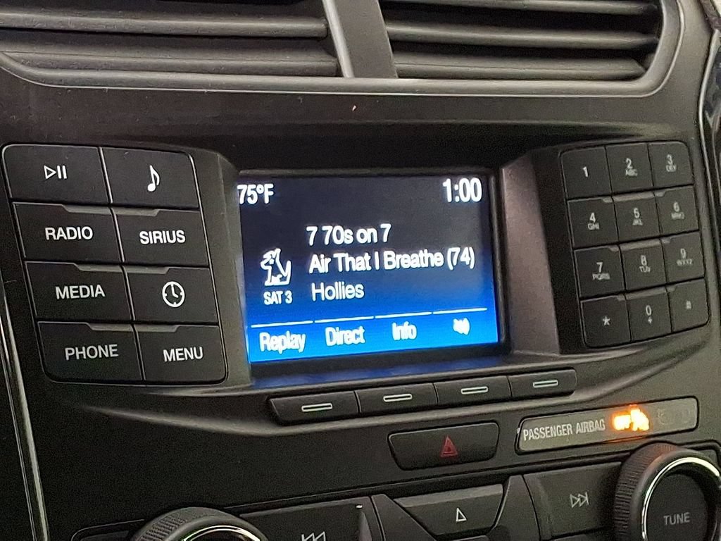 Used 2018 Ford Explorer XLT FWD image 3