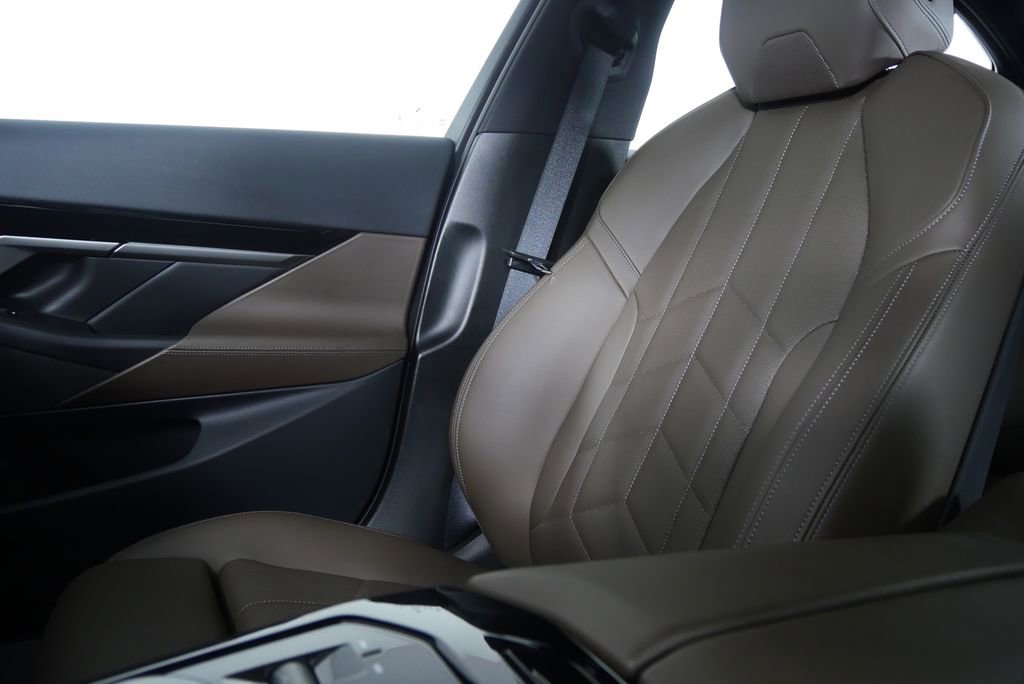 Certified 2025 BMW 530i 530i image 24