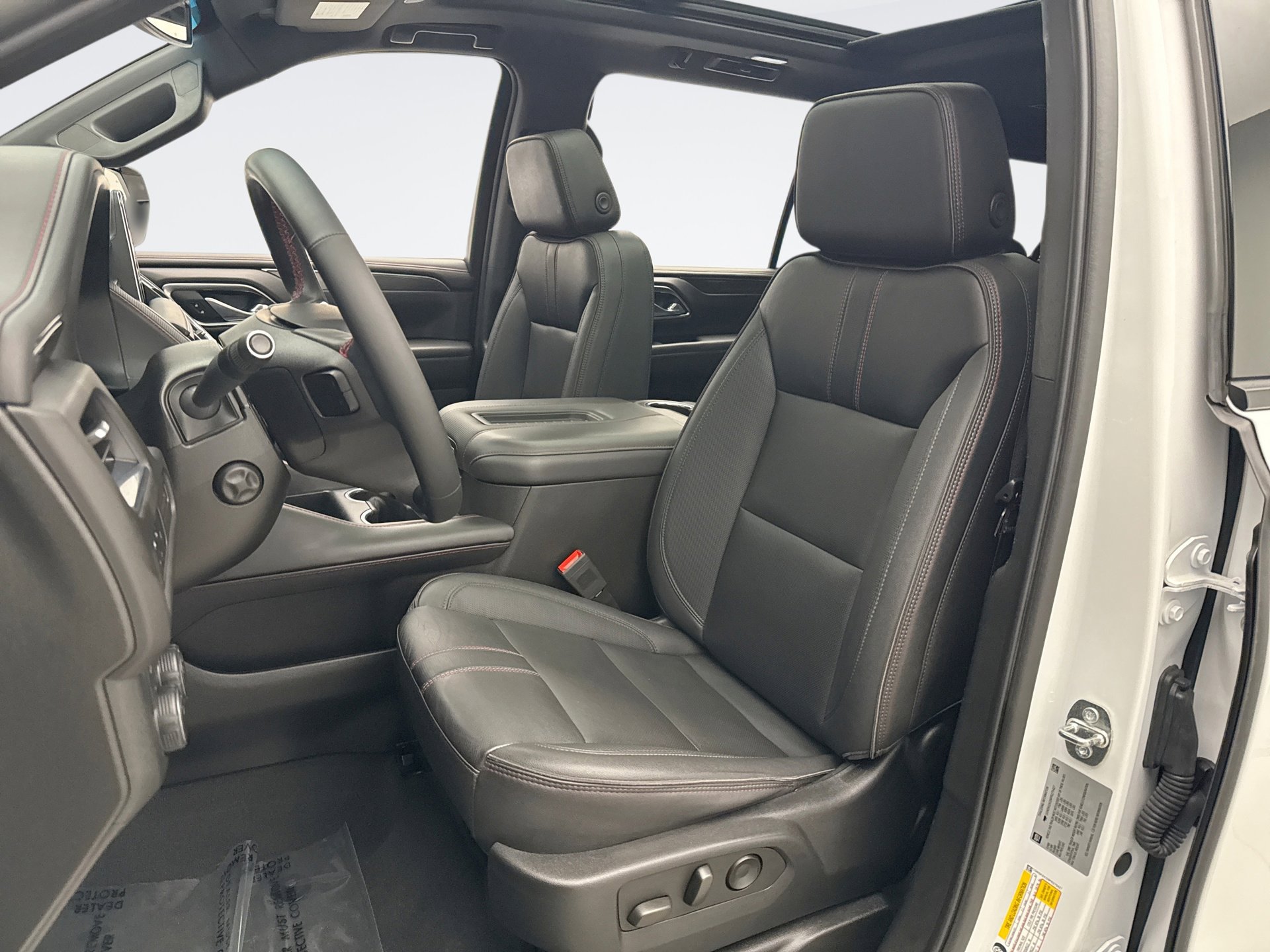 Used 2023 Chevrolet Suburban RST w/ Luxury Package image 11