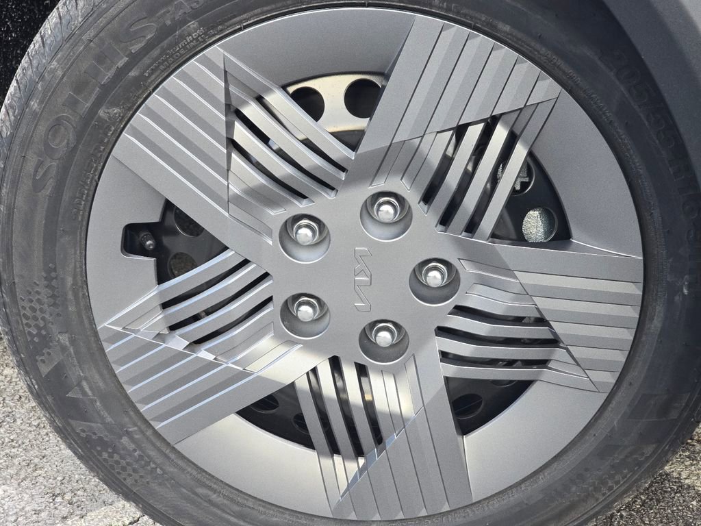 New 2025 Kia K4 LX image 7
