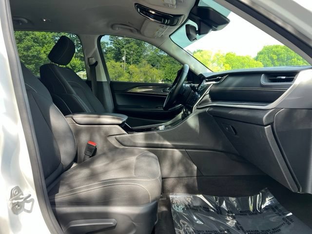 Used 2021 Jeep Grand Cherokee L Laredo w/ Luxury Tech Group I AWD/4WD image 23