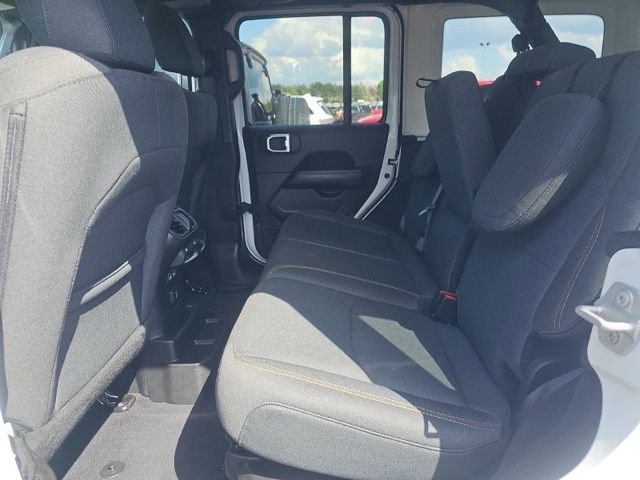 Used 2025 Jeep Wrangler Unlimited Sahara image 13