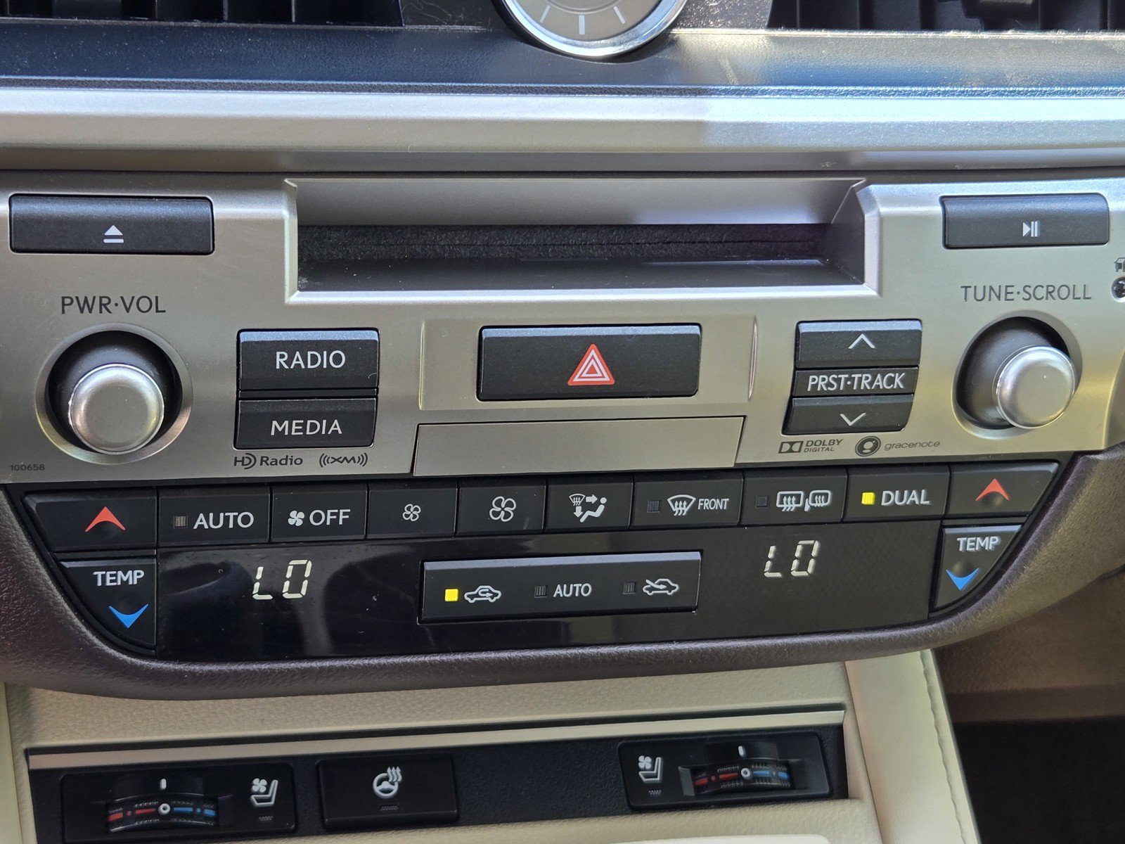Used 2017 Lexus ES 300h w/ Navigation System Package FWD image 18