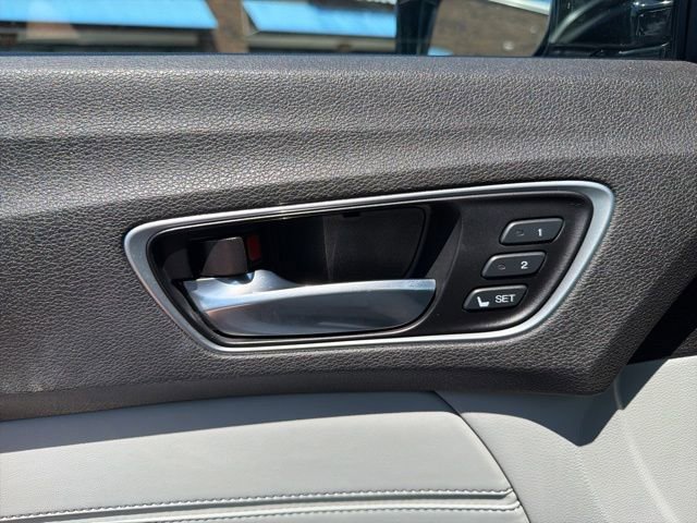 Used 2018 Acura TLX V6 w/ Technology Package FWD image 28