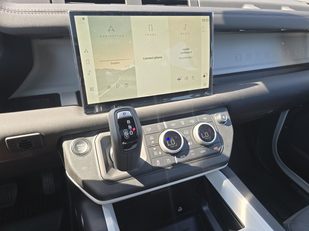 New 2025 Land Rover Defender 110 X-Dynamic SE image 36