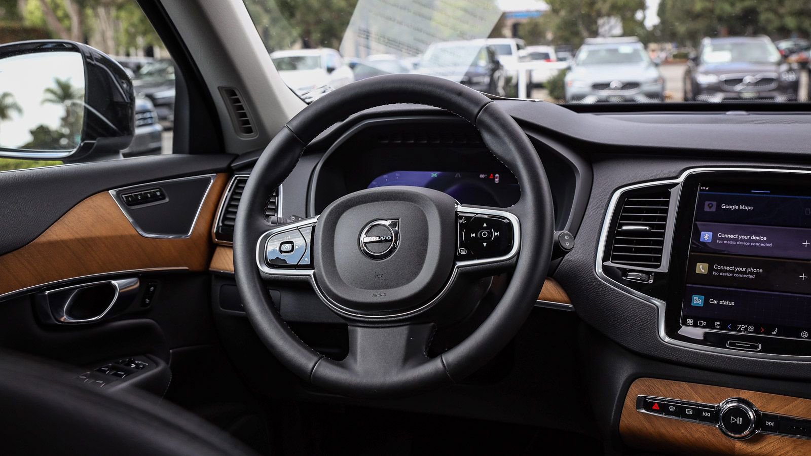 Used 2025 Volvo XC90 B6 Plus image 15