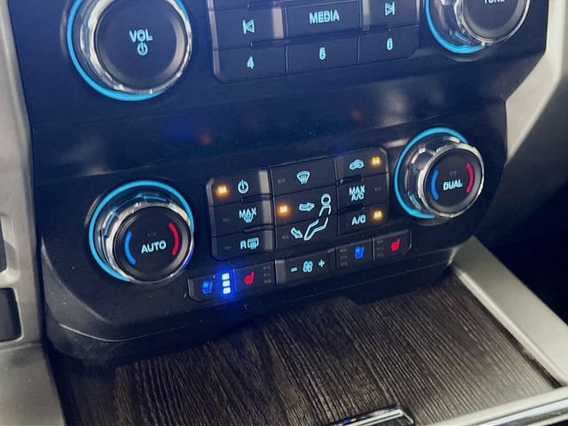 Used 2020 Ford F350 Lariat w/ Lariat Ultimate Package AWD/4WD image 16