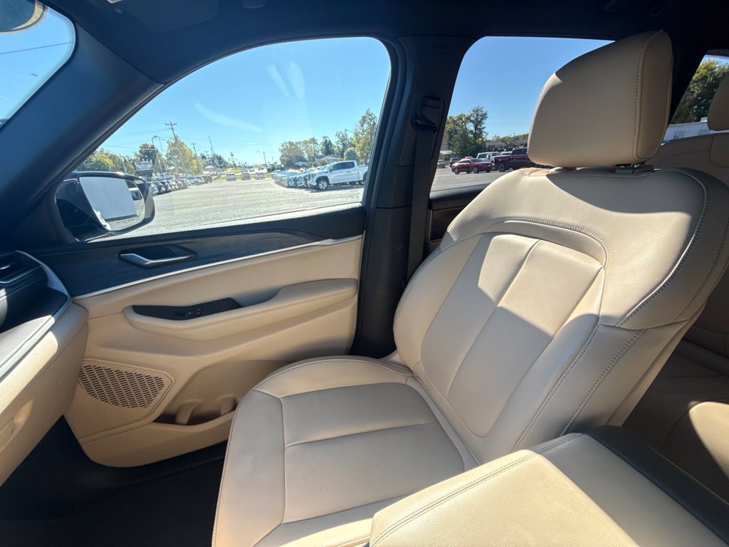 Used 2025 Jeep Grand Cherokee Limited AWD/4WD image 29